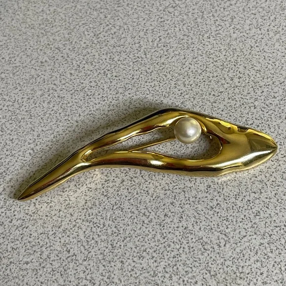 Abstract Brooch - Picture 2 of 4